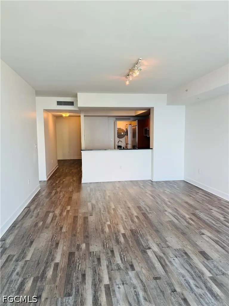 3000 Oasis Grand Boulevard Fort Myers FL 33916