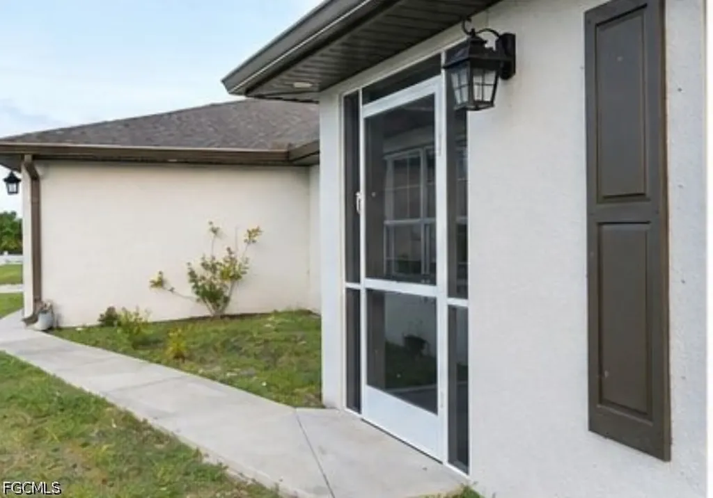 3807 2nd Street SW Lehigh Acres FL 33976