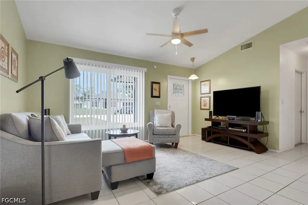 1628 SW 12th Lane Cape Coral FL 33991