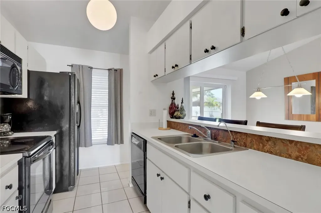 1628 SW 12th Lane Cape Coral FL 33991