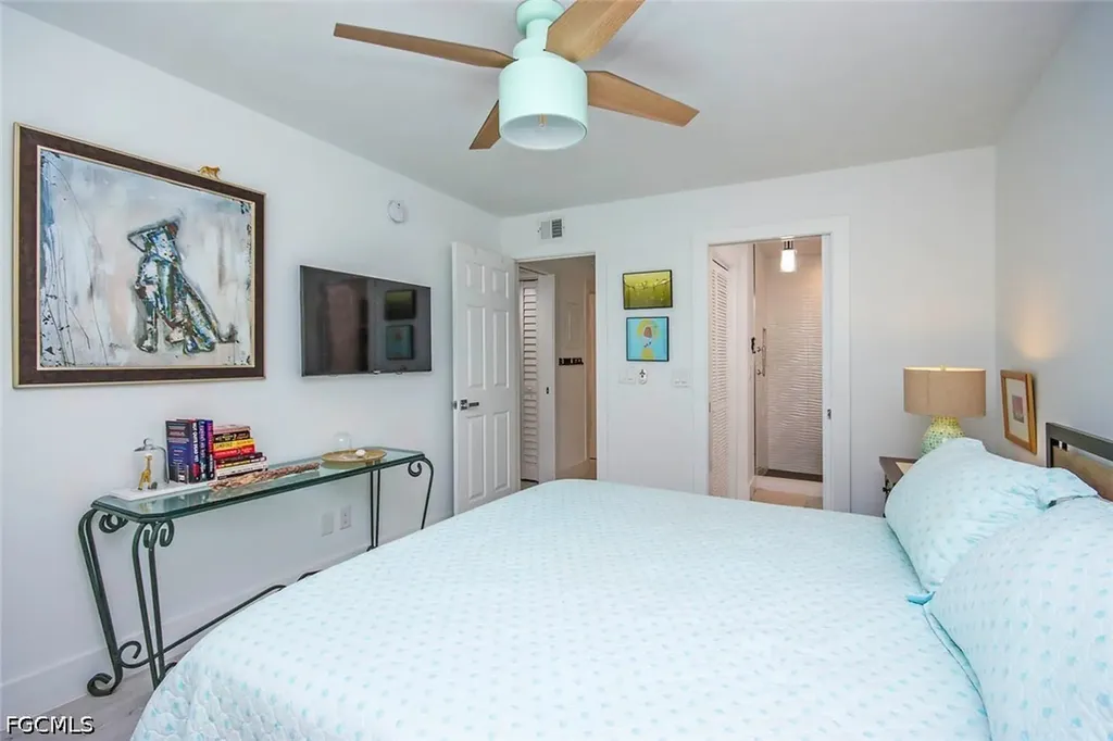 561 Periwinkle Way Sanibel FL 33957