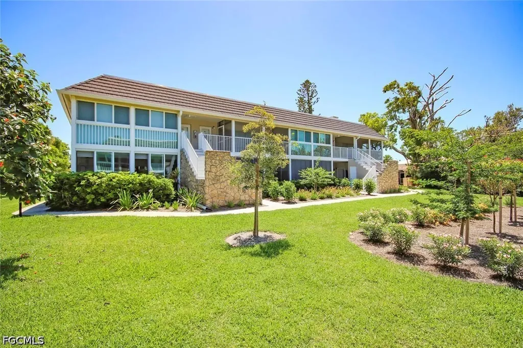 561 Periwinkle Way Sanibel FL 33957