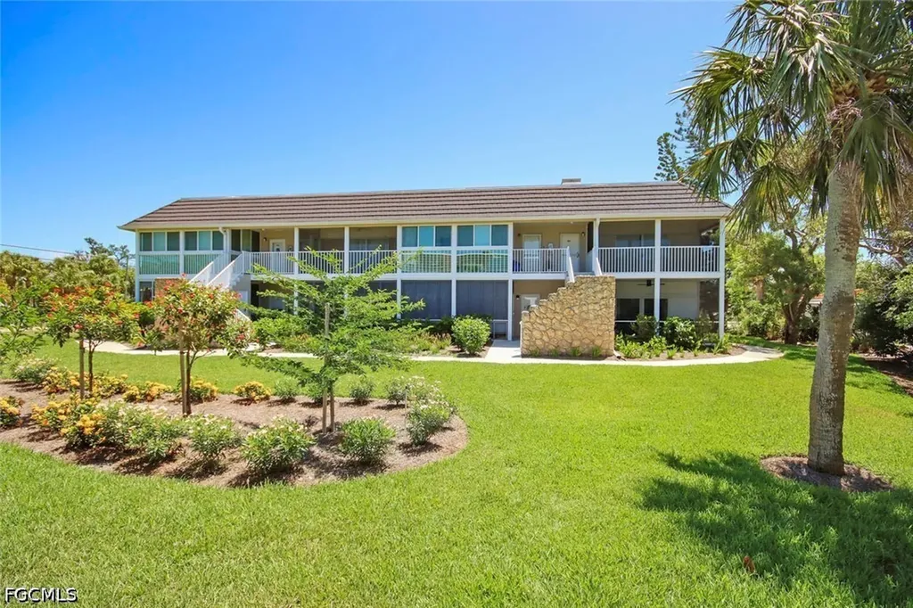 561 Periwinkle Way Sanibel FL 33957