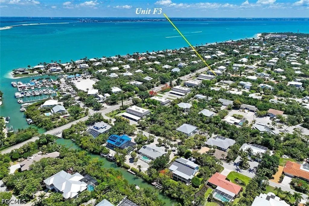 561 Periwinkle Way Sanibel FL 33957