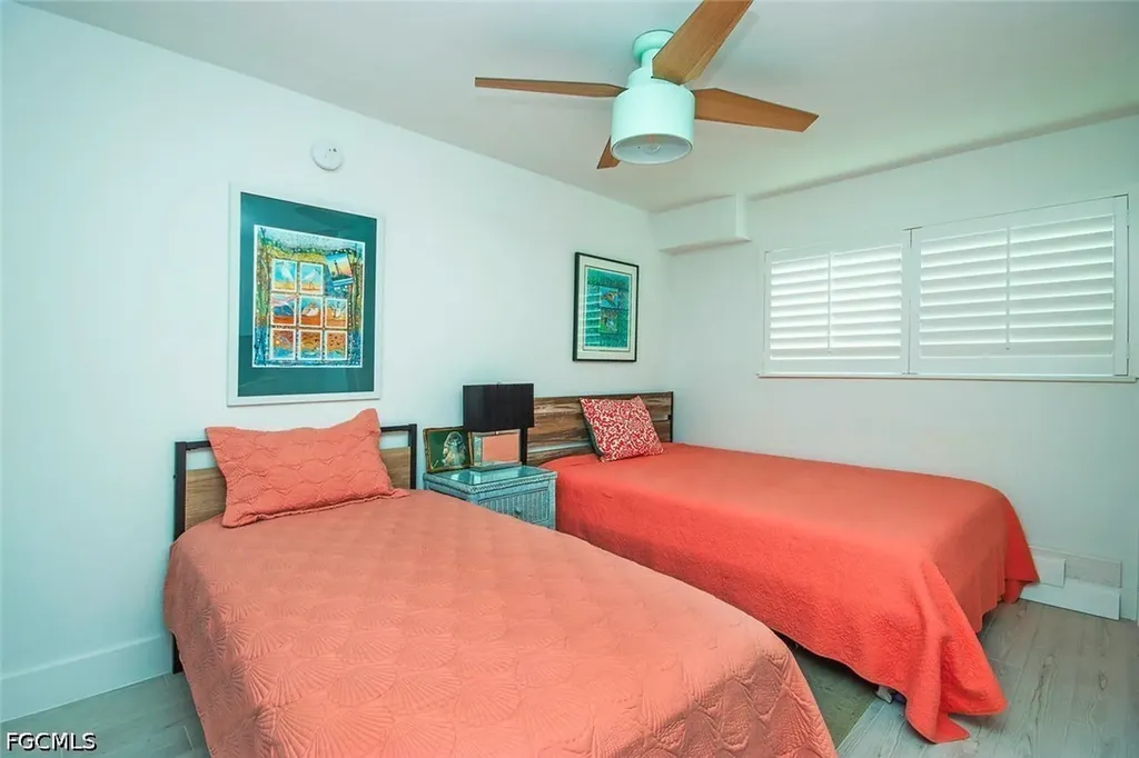 561 Periwinkle Way Sanibel FL 33957