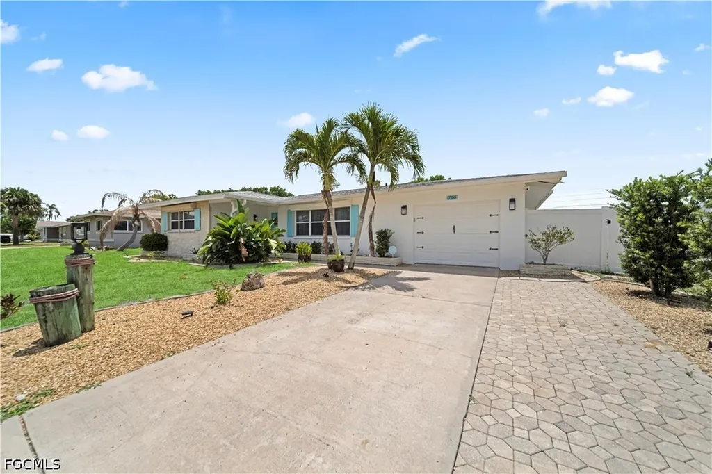 710 SE 42nd Lane Cape Coral FL 33904
