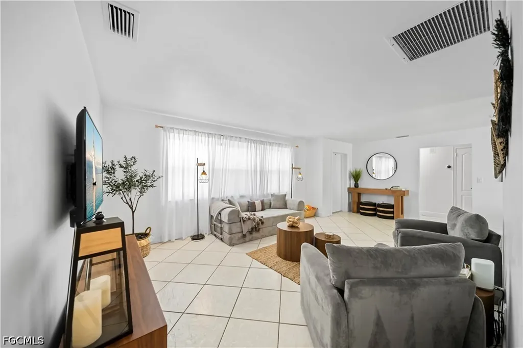 710 SE 42nd Lane Cape Coral FL 33904