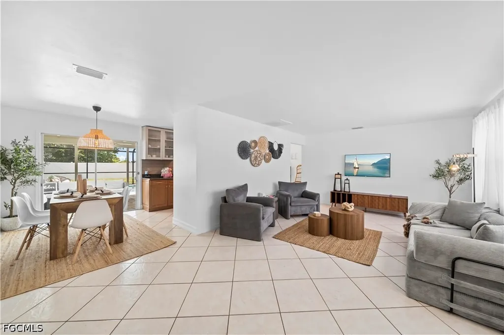 710 SE 42nd Lane Cape Coral FL 33904