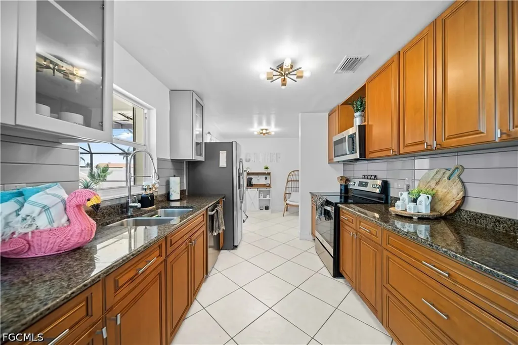 710 SE 42nd Lane Cape Coral FL 33904