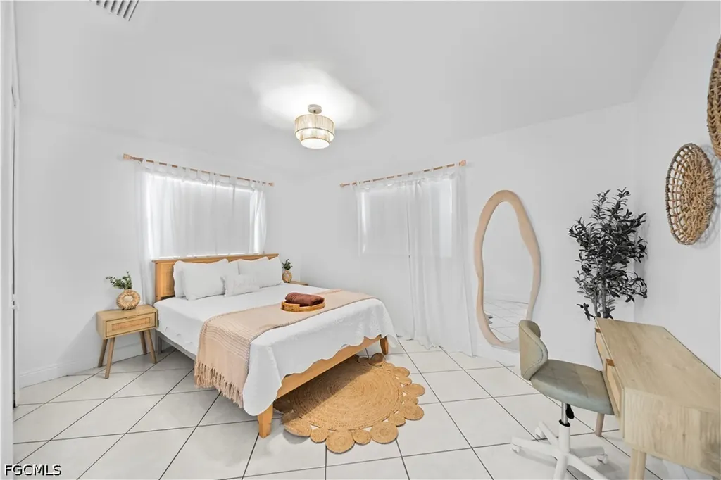 710 SE 42nd Lane Cape Coral FL 33904
