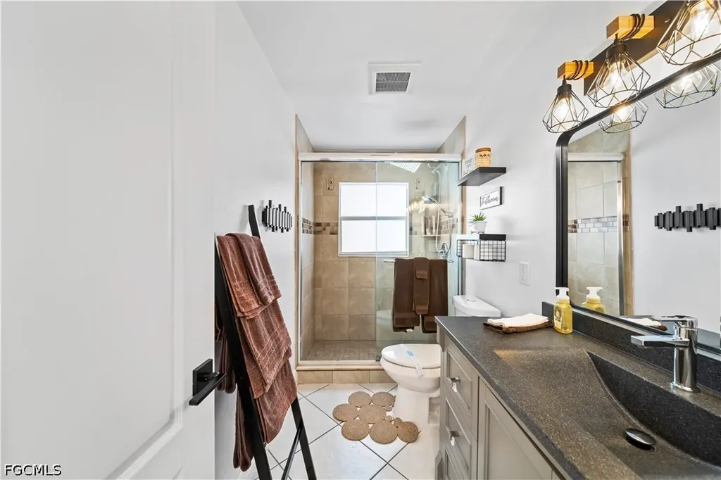 710 SE 42nd Lane Cape Coral FL 33904