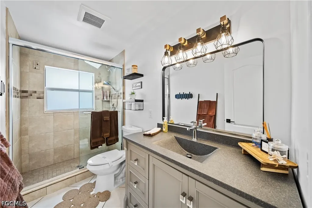 710 SE 42nd Lane Cape Coral FL 33904