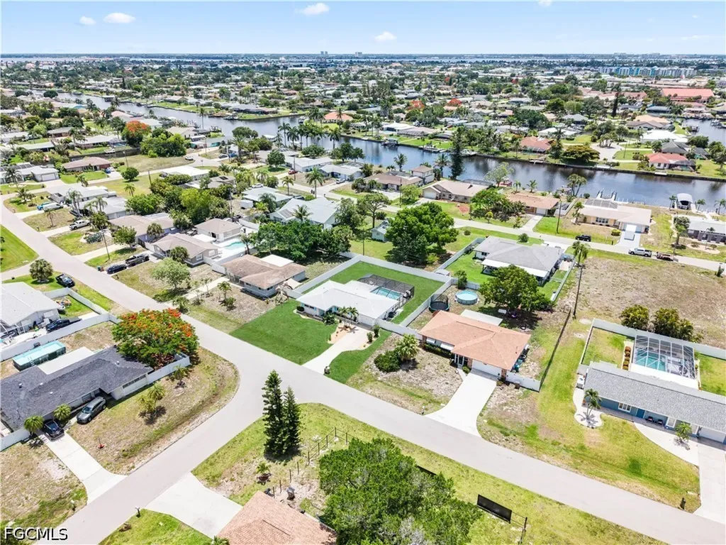 710 SE 42nd Lane Cape Coral FL 33904