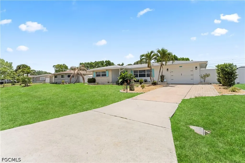 710 SE 42nd Lane Cape Coral FL 33904