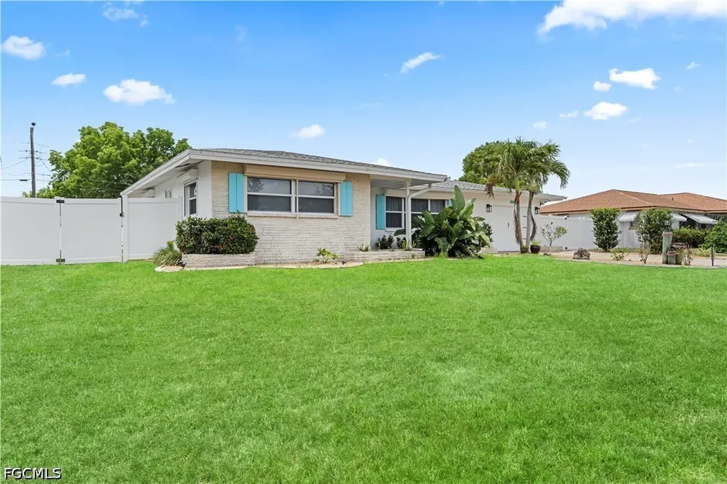 710 SE 42nd Lane Cape Coral FL 33904