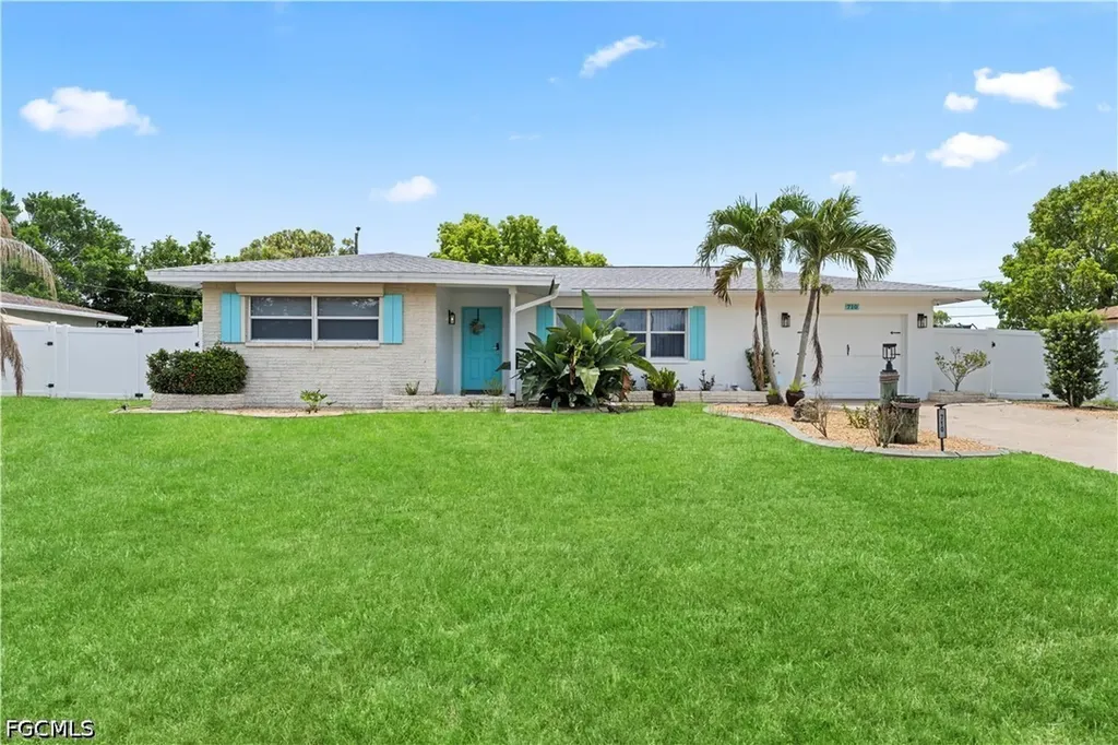 710 SE 42nd Lane Cape Coral FL 33904