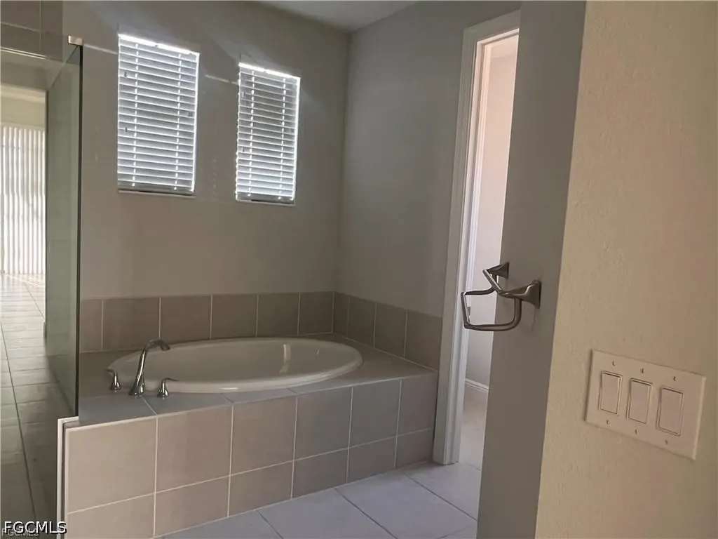 305 NE 19th Place Cape Coral FL 33909