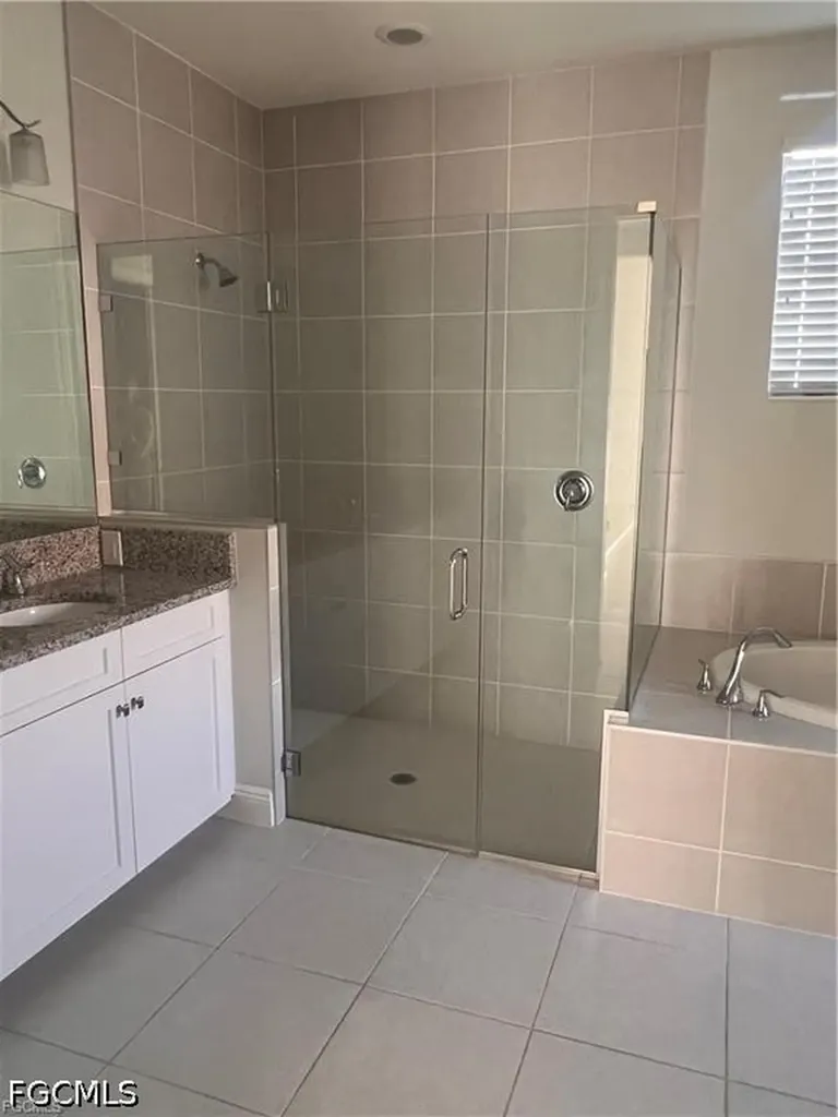 305 NE 19th Place Cape Coral FL 33909