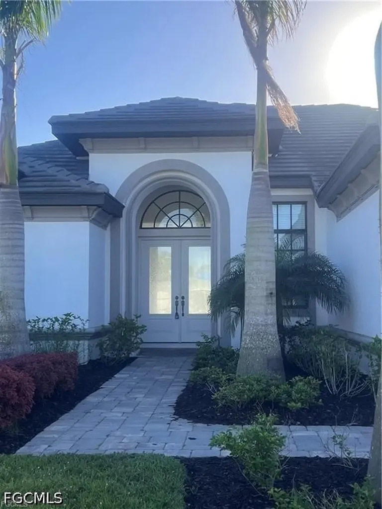 305 NE 19th Place Cape Coral FL 33909