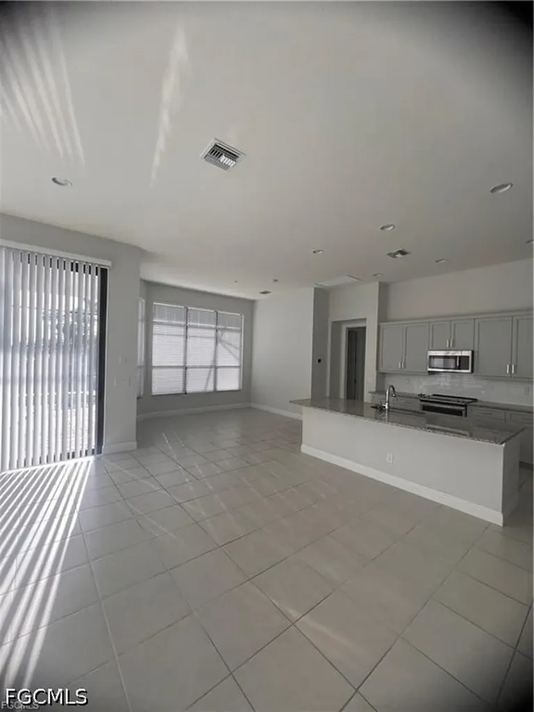 305 NE 19th Place Cape Coral FL 33909