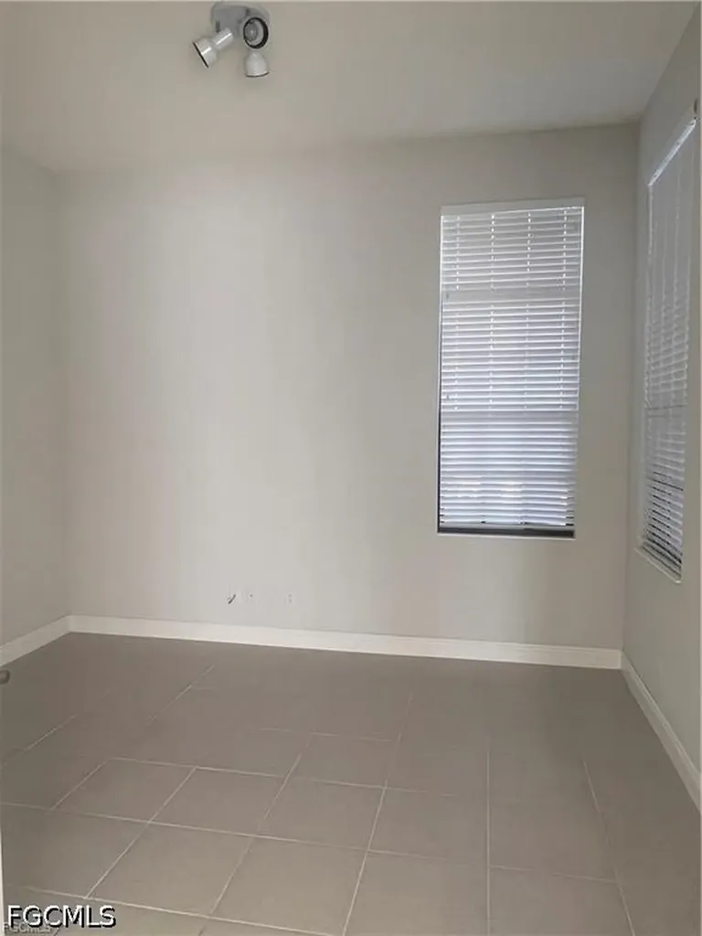 305 NE 19th Place Cape Coral FL 33909