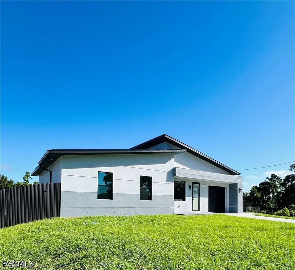1131 Fogia Street E Lehigh Acres FL 33974