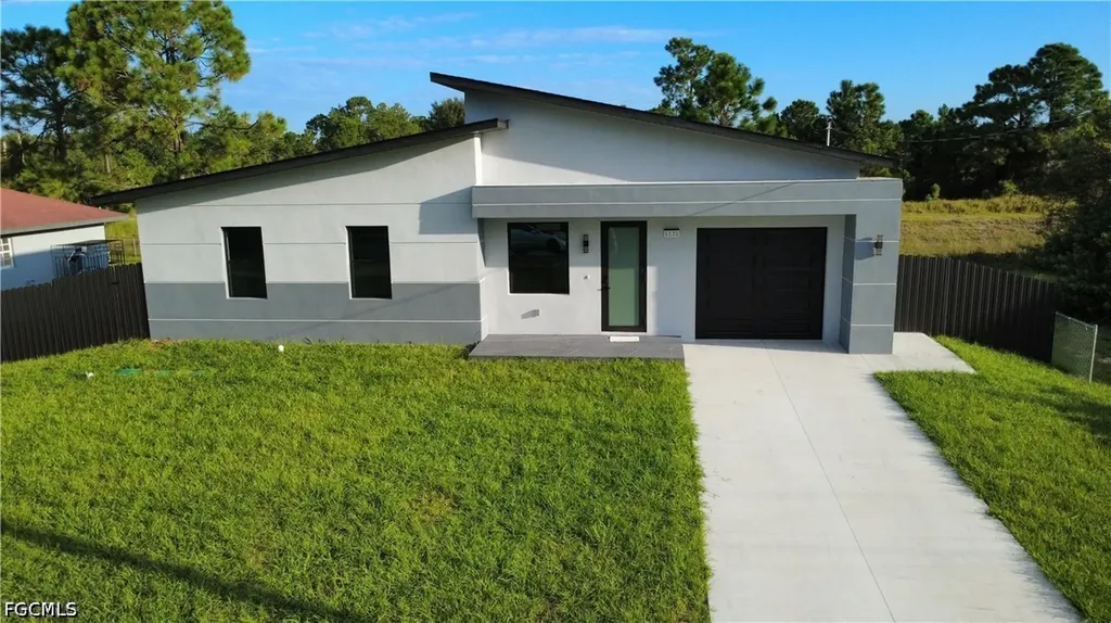 1131 Fogia Street E Lehigh Acres FL 33974