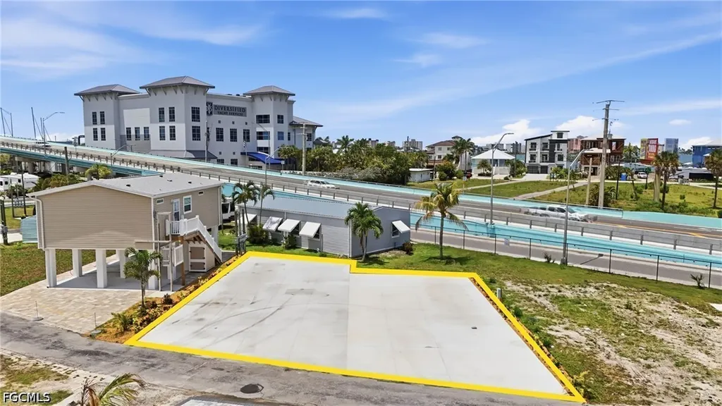 19281 #32-33 San Carlos Boulevard Fort Myers Beach FL 33931