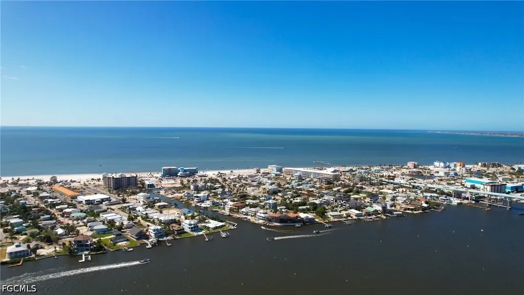 19281 #32-33 San Carlos Boulevard Fort Myers Beach FL 33931