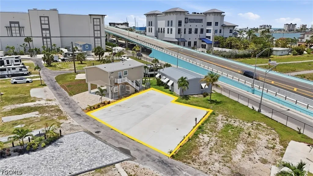19281 #32-33 San Carlos Boulevard Fort Myers Beach FL 33931