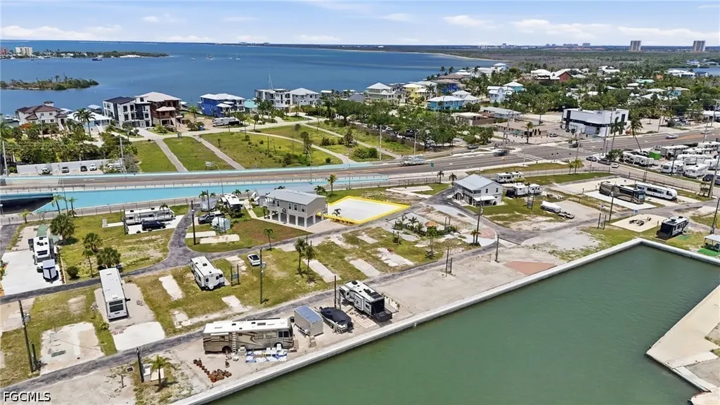 19281 #32-33 San Carlos Boulevard Fort Myers Beach FL 33931