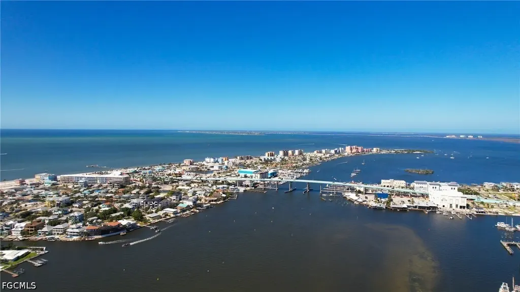 19281 #32-33 San Carlos Boulevard Fort Myers Beach FL 33931