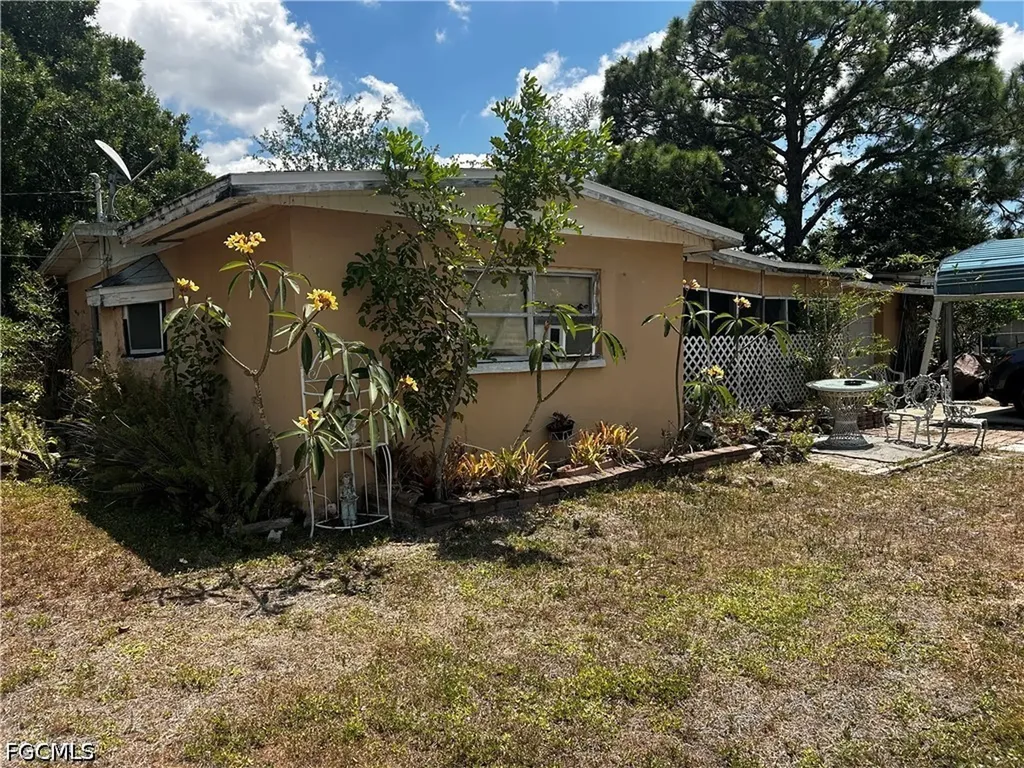 376 Kingston Drive E Fort Myers FL 33905
