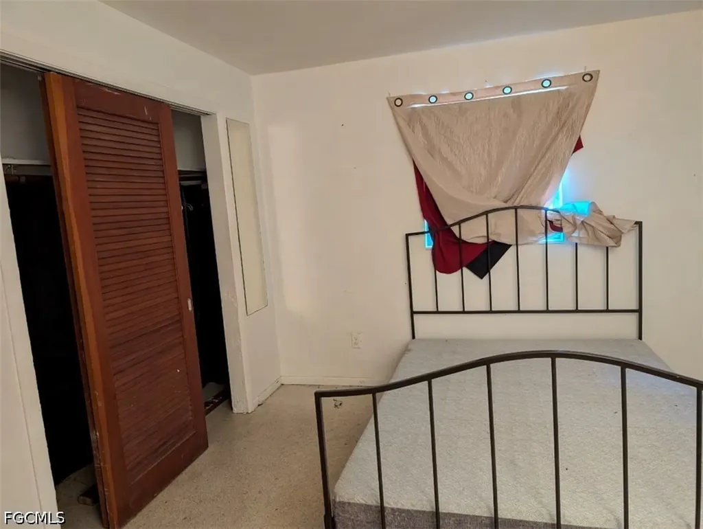 376 Kingston Drive E Fort Myers FL 33905