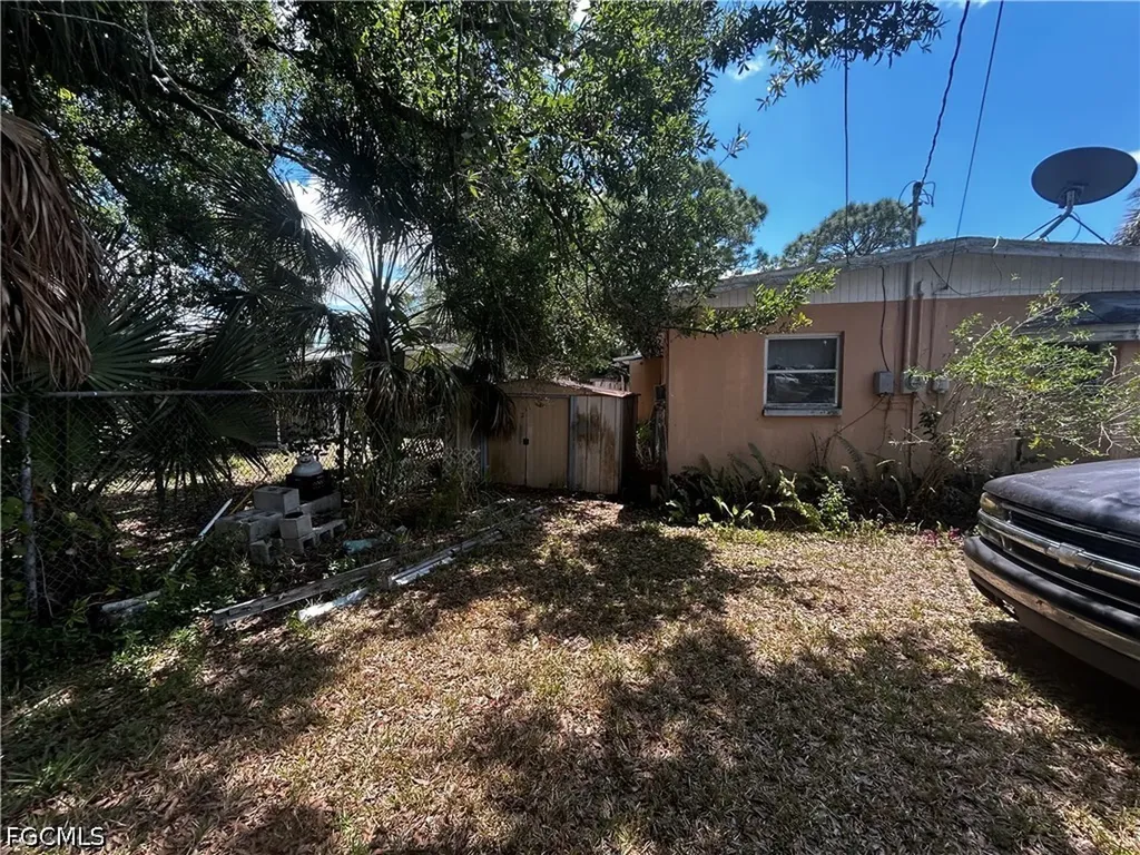 376 Kingston Drive E Fort Myers FL 33905