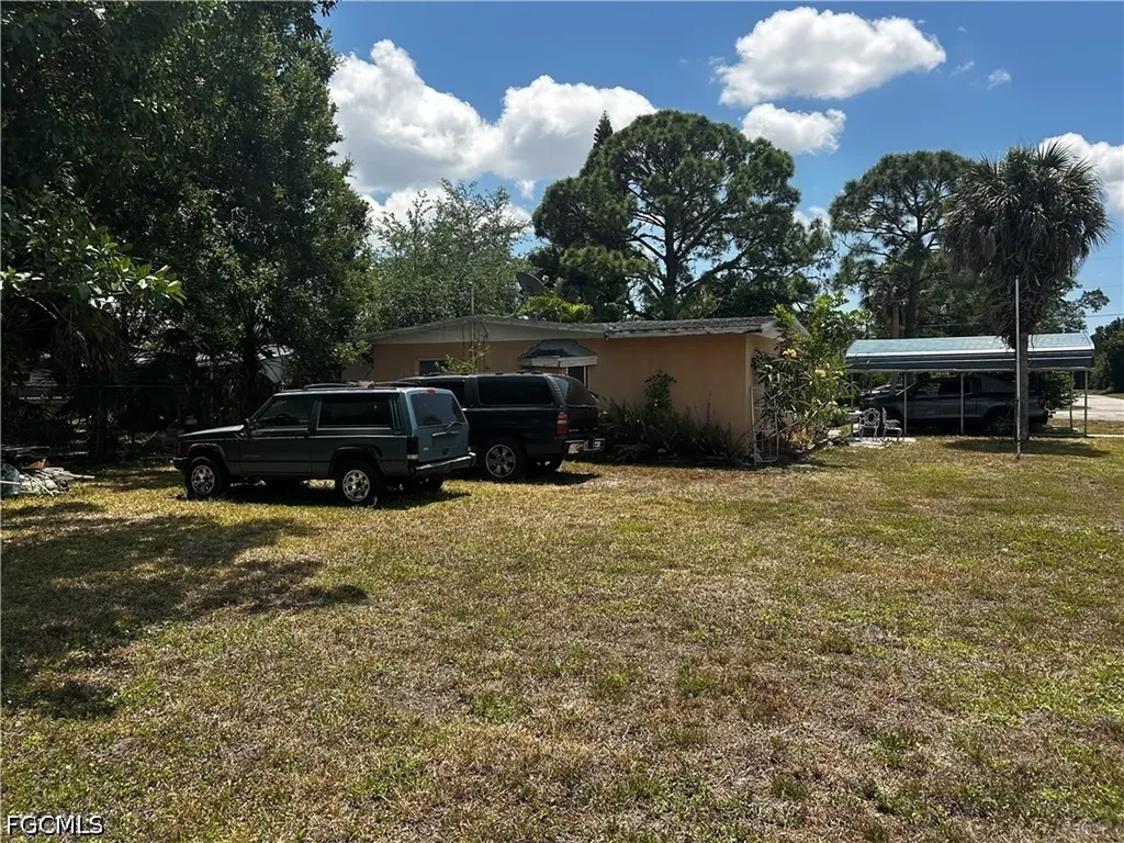 376 Kingston Drive E Fort Myers FL 33905