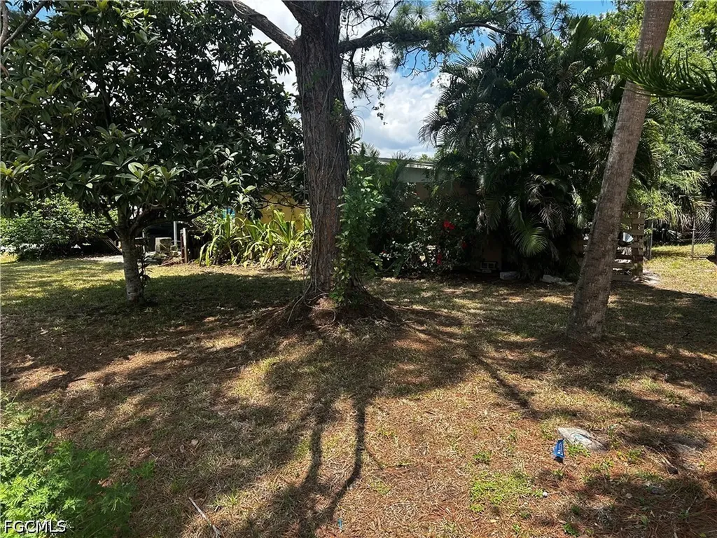 376 Kingston Drive E Fort Myers FL 33905
