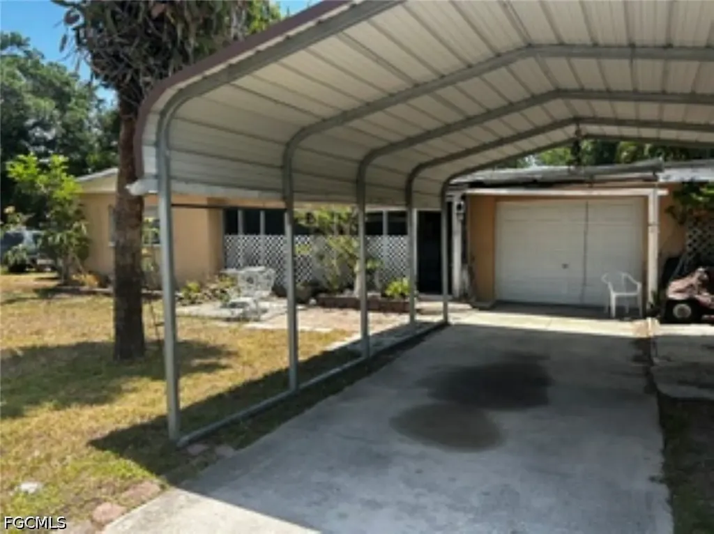 376 Kingston Drive E Fort Myers FL 33905