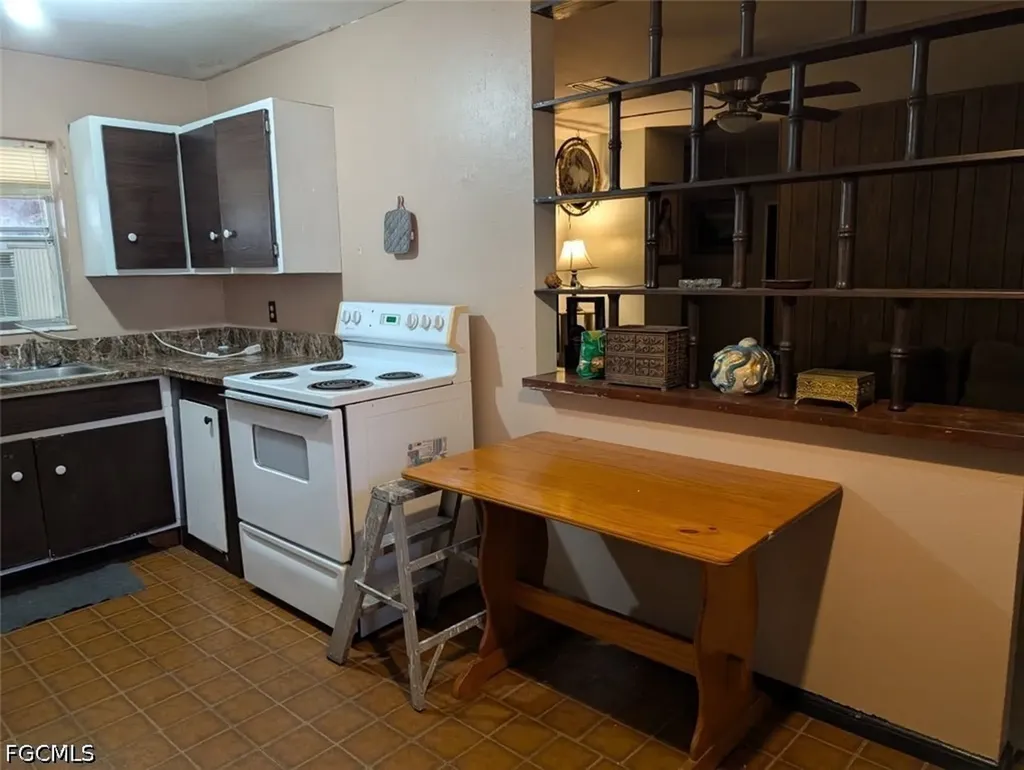 376 Kingston Drive E Fort Myers FL 33905