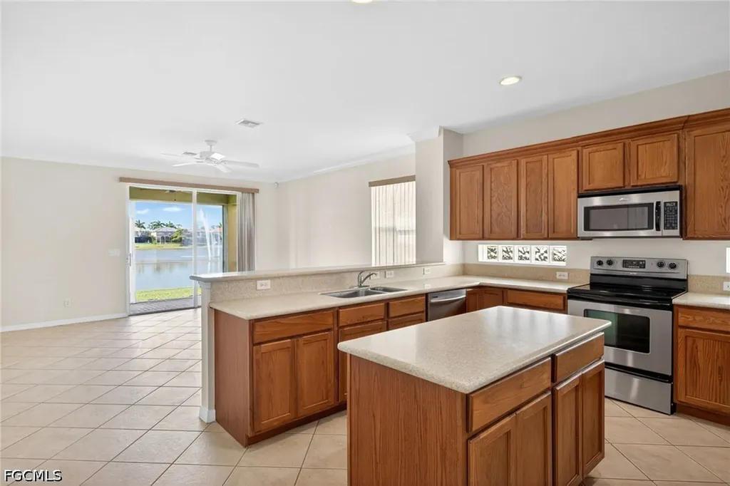 8369 Sumner Avenue Fort Myers FL 33908