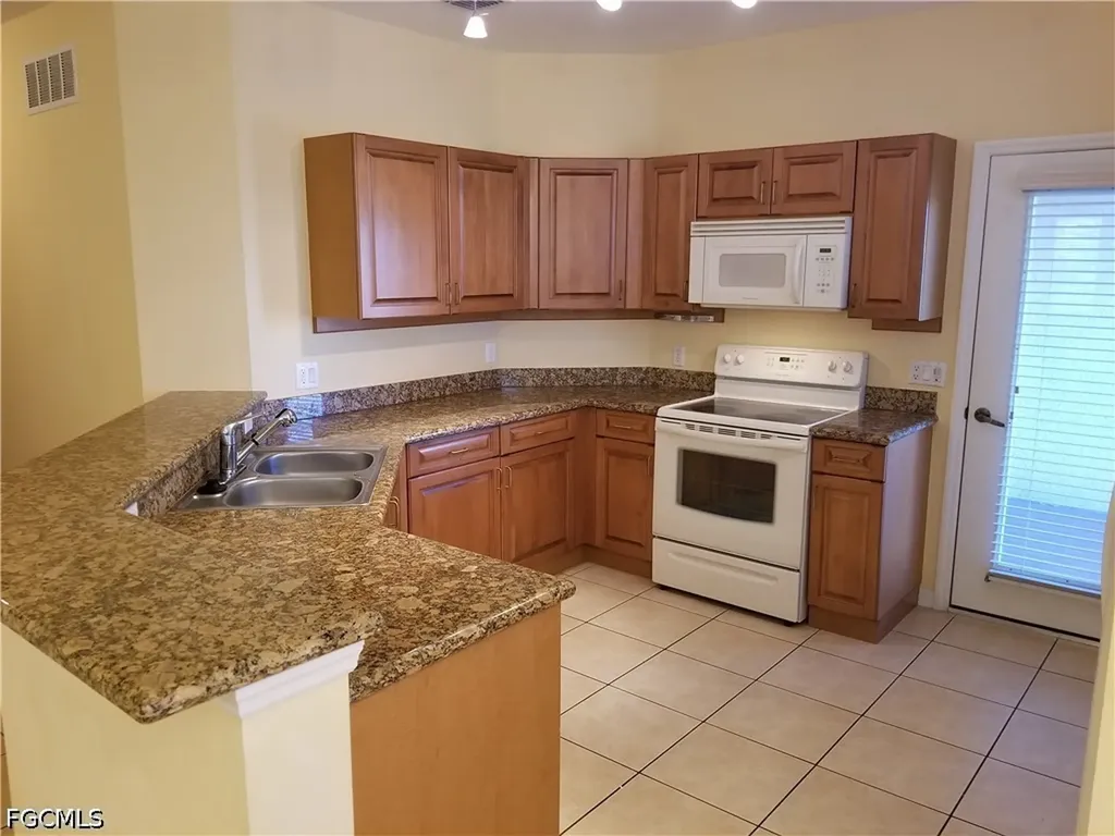 1842 Concordia Lake Circle Cape Coral FL 33909