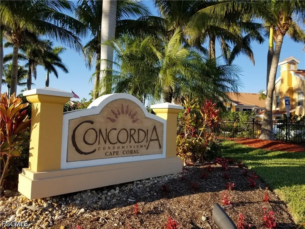 1842 Concordia Lake Circle Cape Coral FL 33909