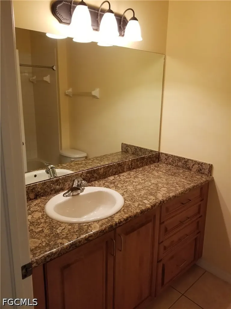 1842 Concordia Lake Circle Cape Coral FL 33909