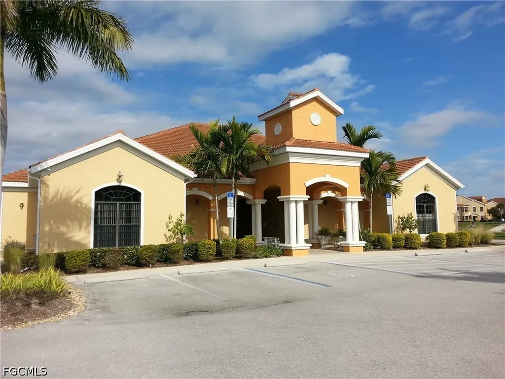 1842 Concordia Lake Circle Cape Coral FL 33909