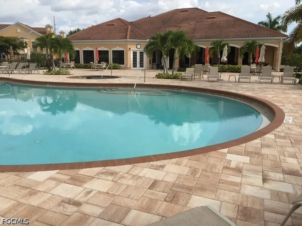 1842 Concordia Lake Circle Cape Coral FL 33909