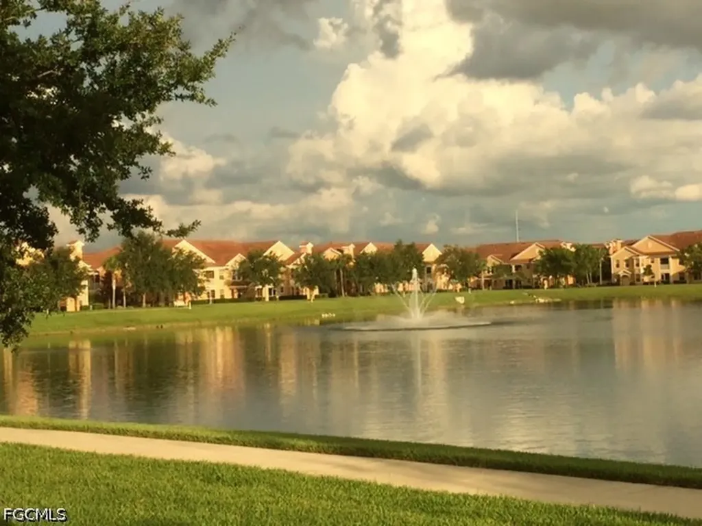1842 Concordia Lake Circle Cape Coral FL 33909