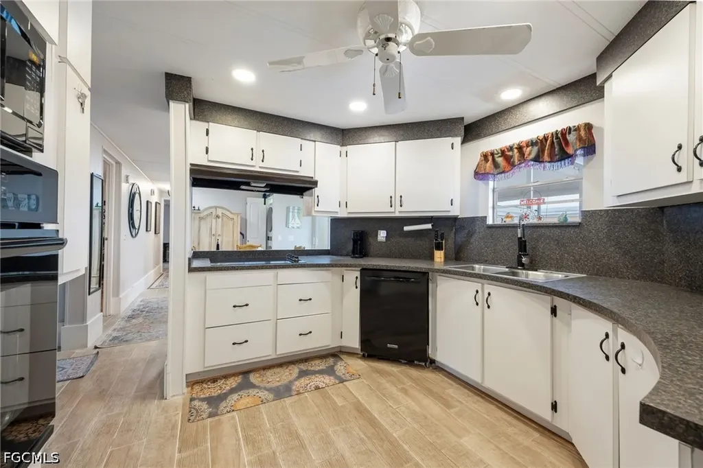 14704 Patrick Henry Road North Fort Myers FL 33917