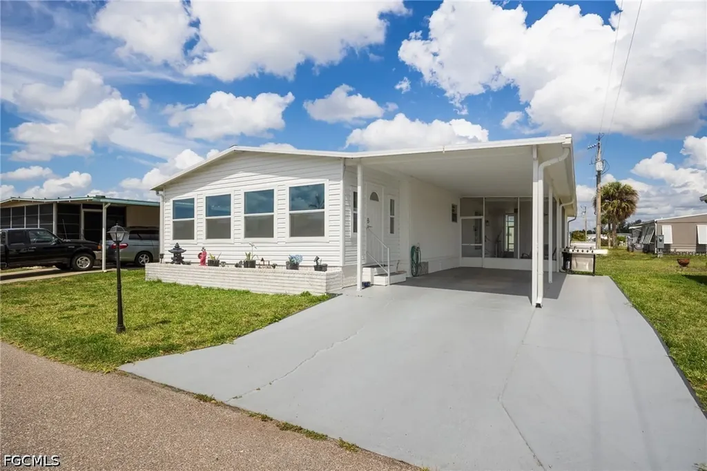 14704 Patrick Henry Road North Fort Myers FL 33917