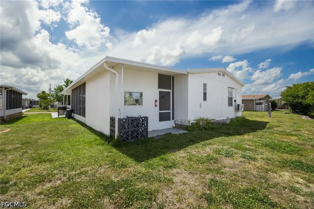 14704 Patrick Henry Road North Fort Myers FL 33917