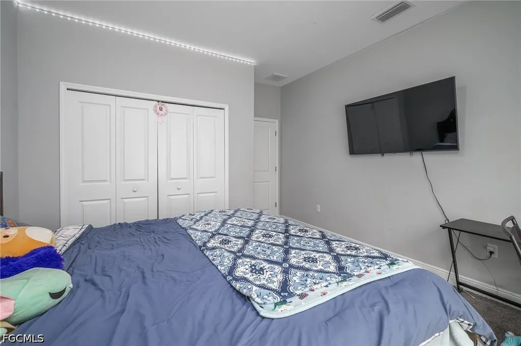 1802 NW 20th Terrace Cape Coral FL 33993